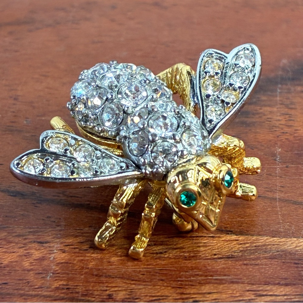 JOAN RIVERS Vintage Crystal Diamond Rhinestone Goldtone Bee Brooch